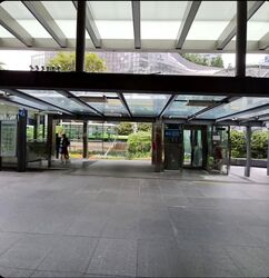 Lucky Plaza (D9), Shop House #559001511